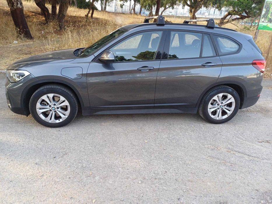 BMW X1 xDrive25e híbrido plug-in baterias novas