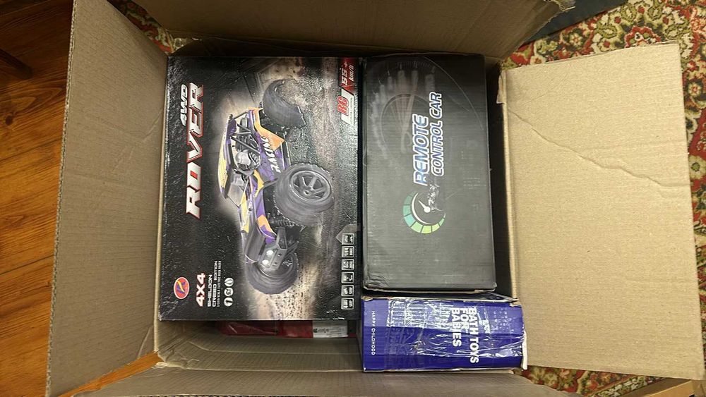 Амазон машинки на радіо управлінні