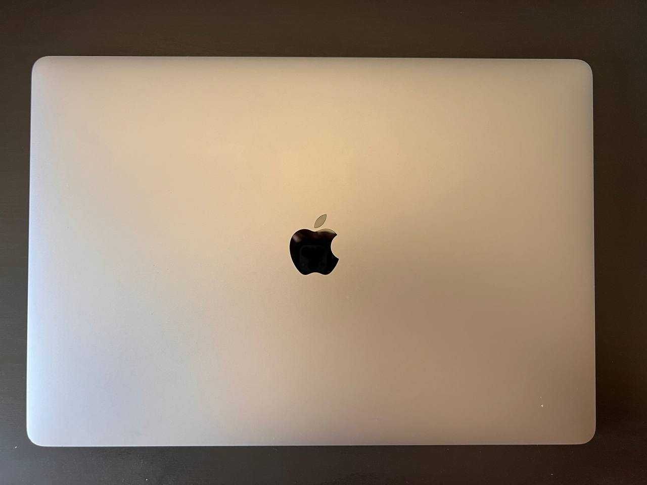 Apple MacBook Pro 16" - Intel Core i9 - 1TB SSD - 16GB RAM