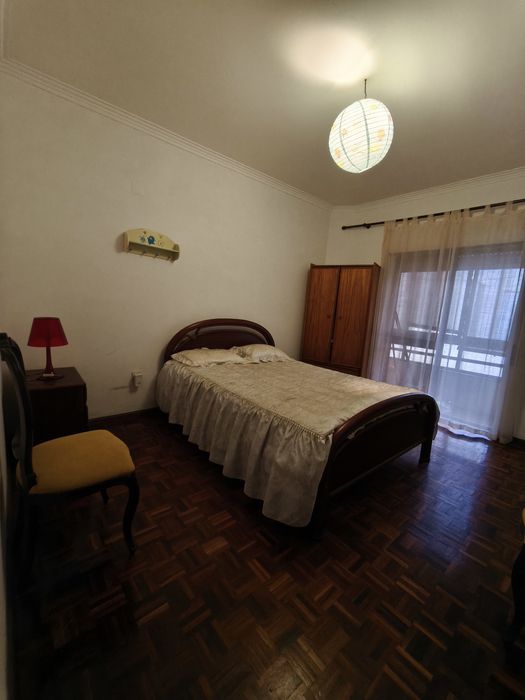 Arrendamento quarto mobilado