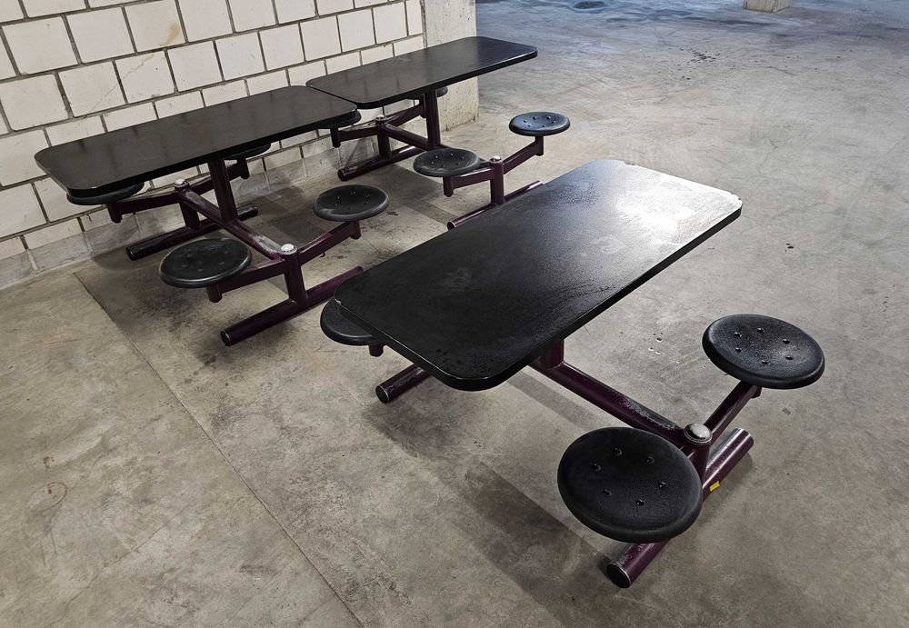 Sofy, fotele, stoły wyposażenie lokalu / klubu