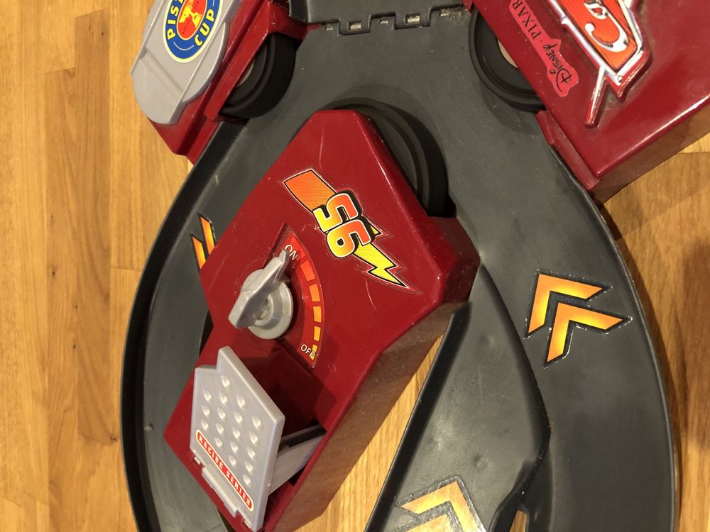 Pista Cars Piston Cup Speedway – Mattel