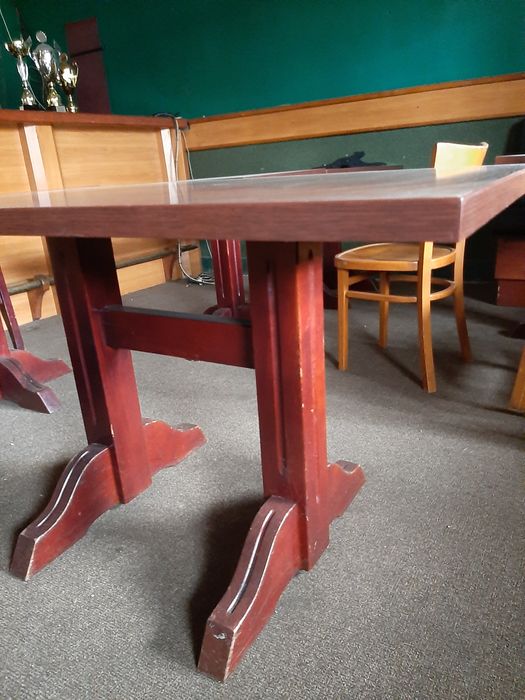 Używane meble:stoły