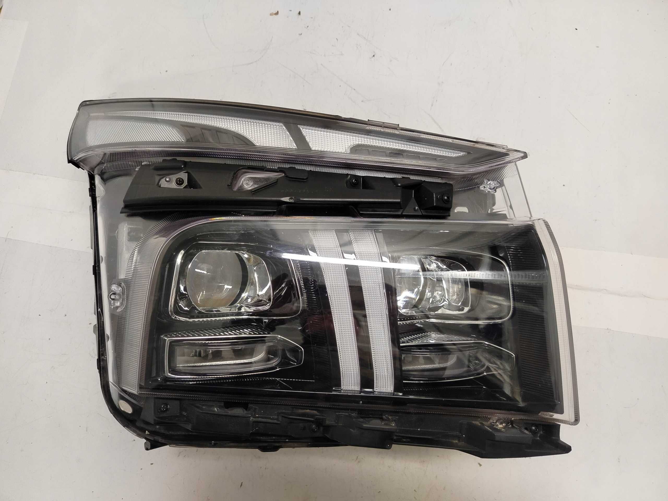 HYUNDAI Santa FE IV Фари передні
