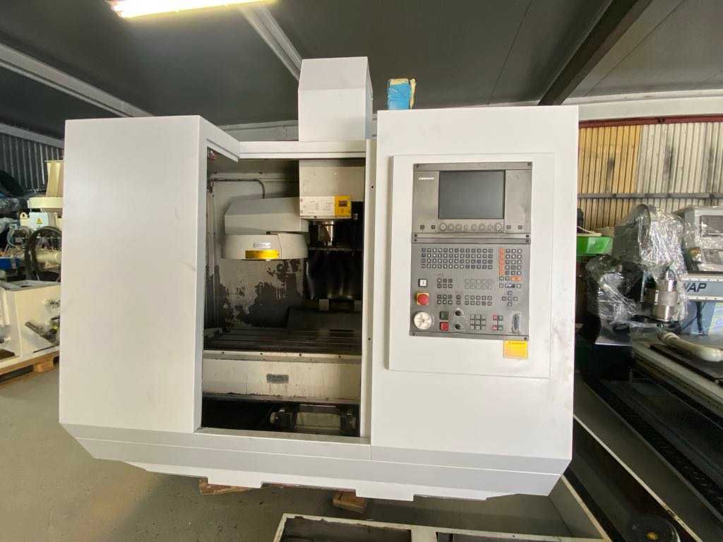 Frezarka obrabiarka Bridgeport VMC 500 sterowanie CNC Heidenhain