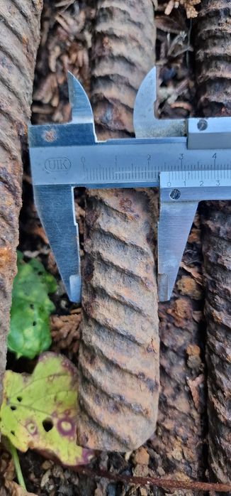 Pręty zbrojeniowe żebrowane 35 , 30 , 26 Pręt stalowy