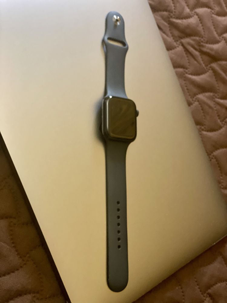 Apple Watch SE 2 44 mm АКБ : 98%