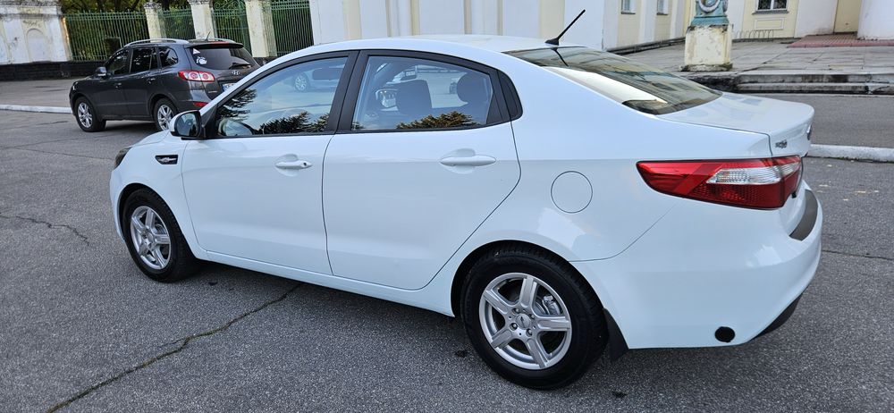 Kia Rio 2012 року
