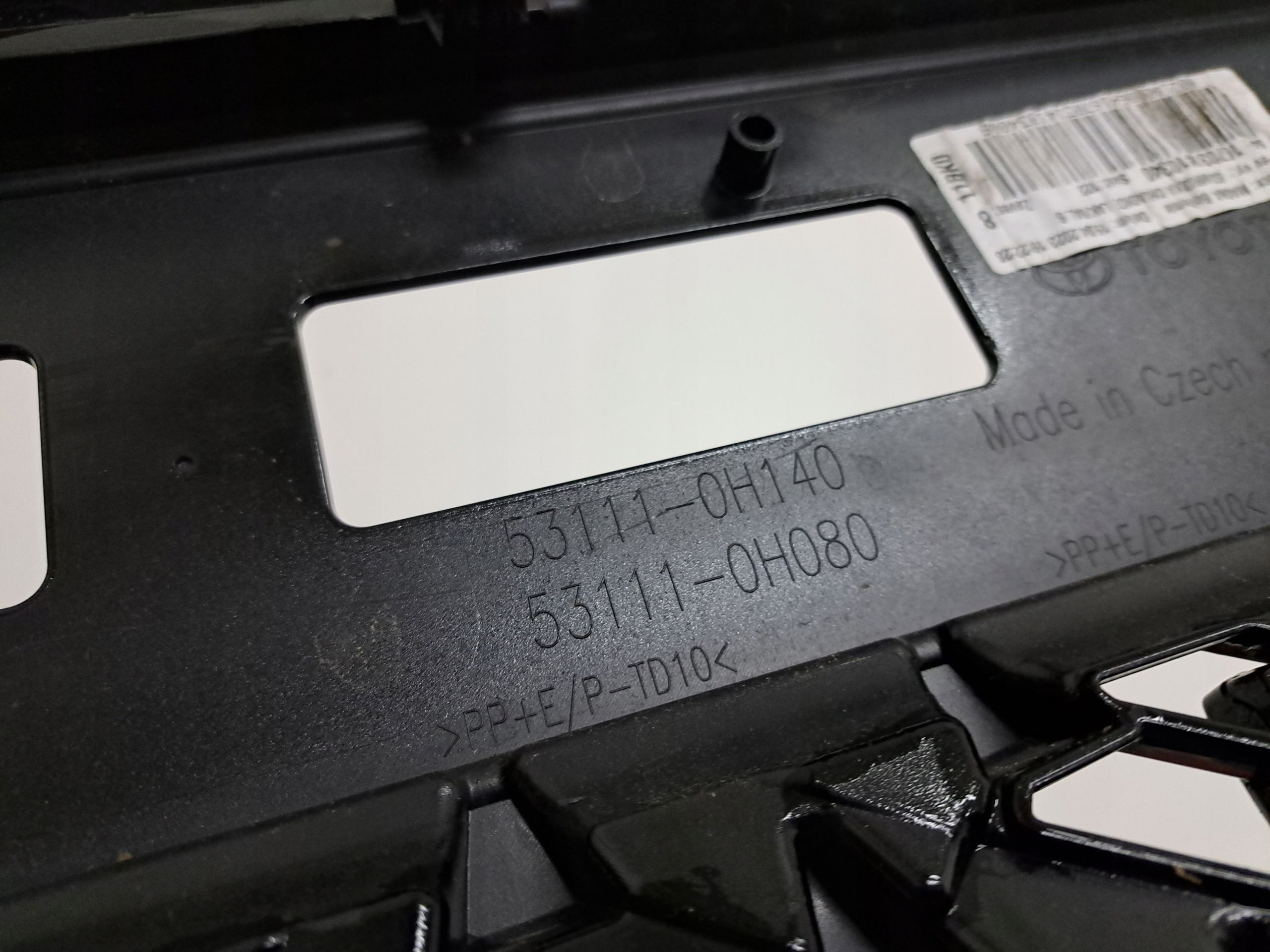 Toyota Aygo x 2022- Kratka Zderzaka Przedniego