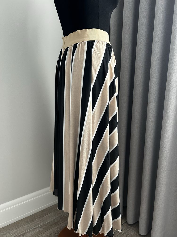 Spodnica maxi w pasy firmy JustPaul