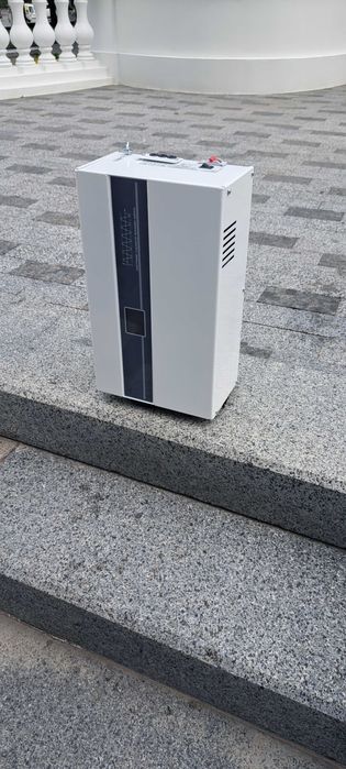 Стабілізатор напруги Warta 10кВт, симісторний