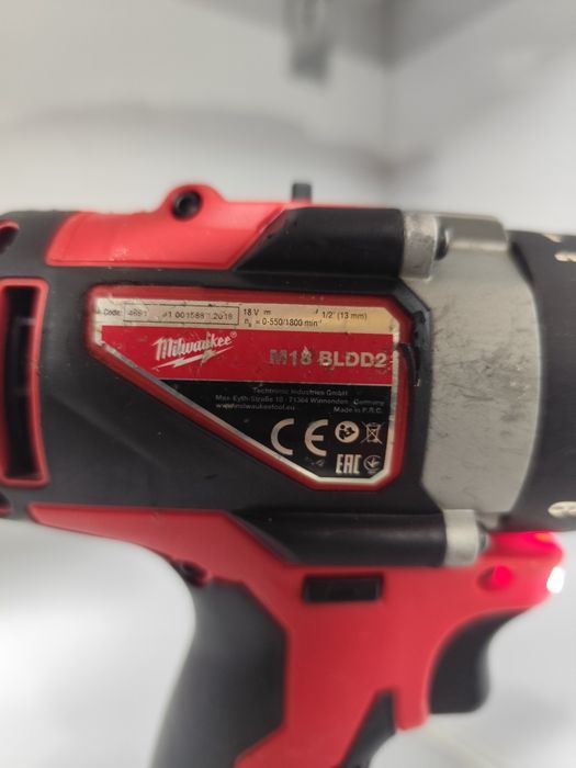 Milwaukee M18 BLDD2 безщітковий акумуляторний шуруповерт Мілвоке ориг