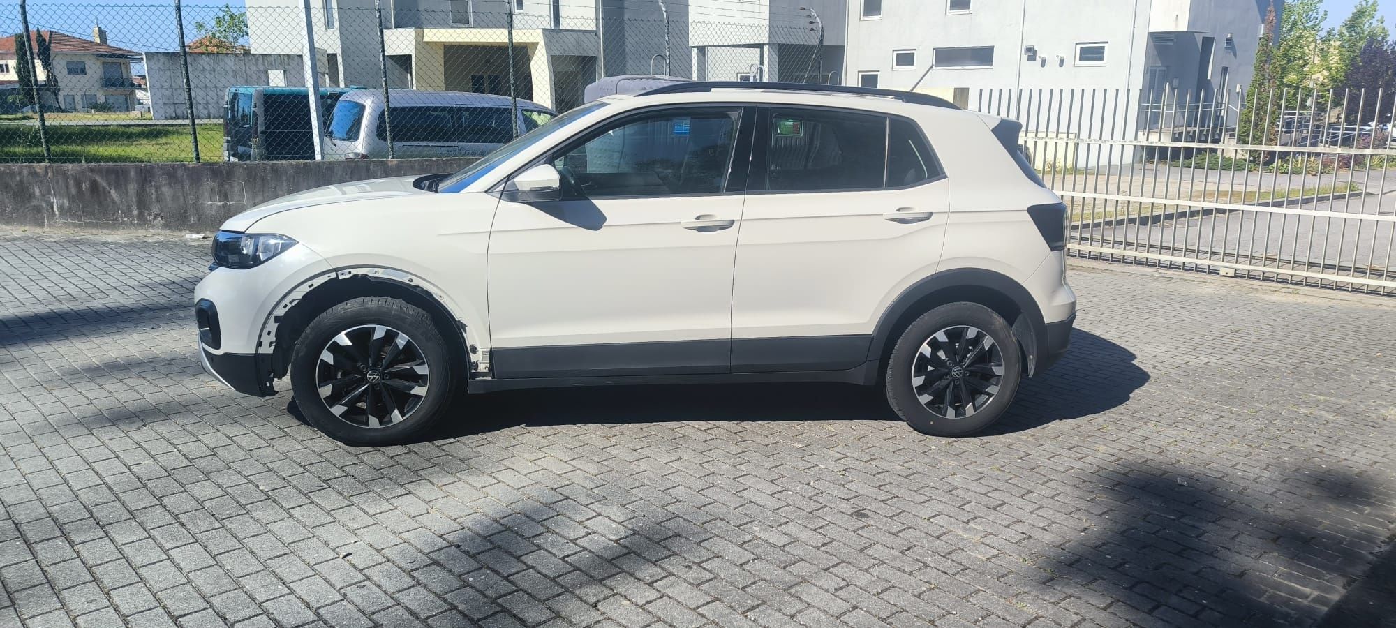 VW T-CROSS salvado