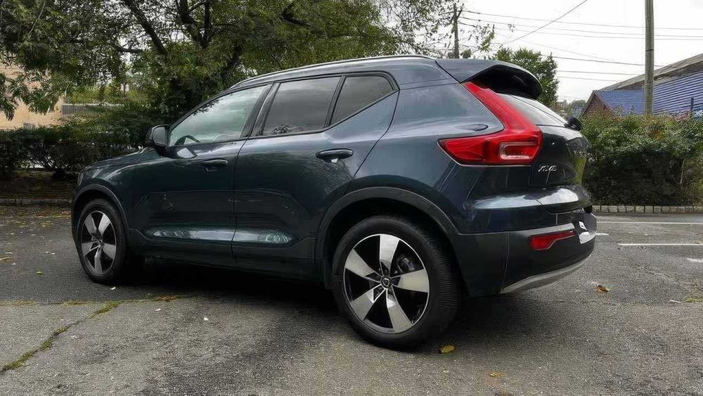 Volvo XC40 T5 Momentum      2021