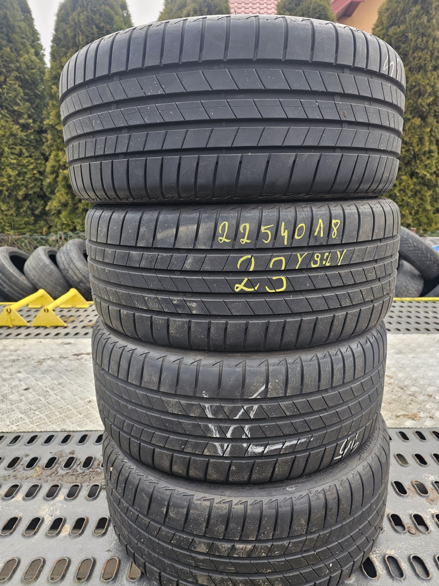 Opony Letnie R18 225/40-Bridgestone-7mm-23rok