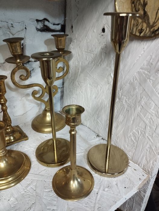 Підсвічники, посуд, фігурки