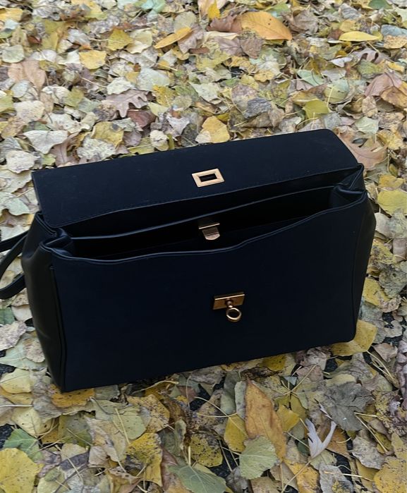 Жіноча сумка форма по типу Balenciaga