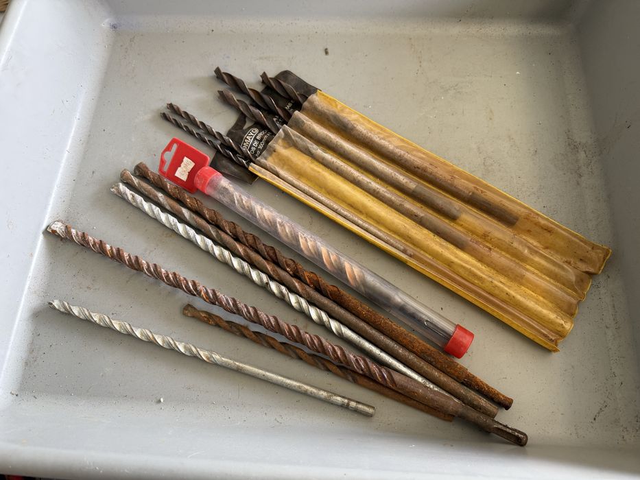 Escopros ponteiros e brocas