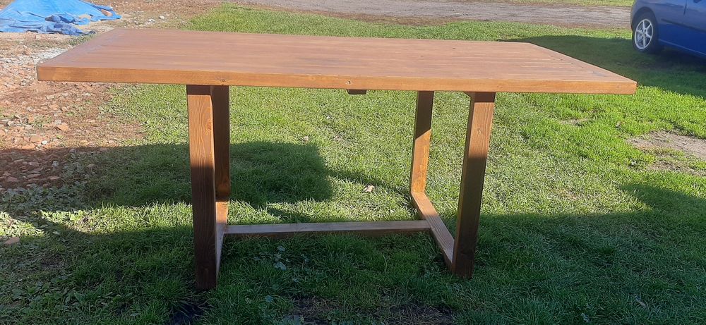 Stół ogrodowy drewniany