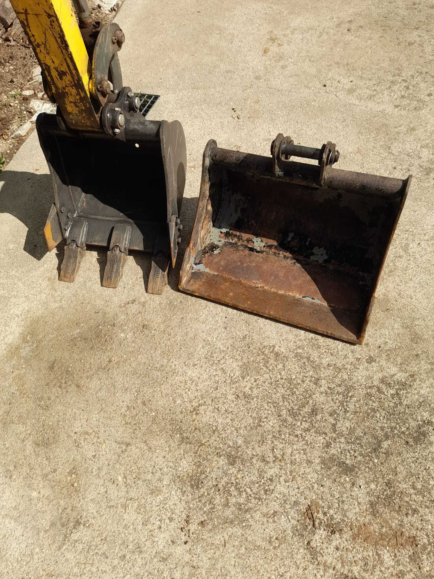 Mini Giratória YANMAR B17