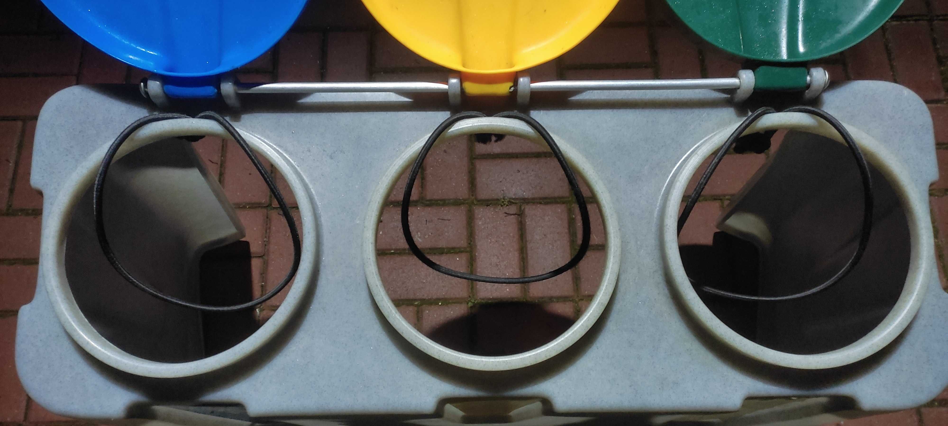 Trzykomorowy pojemnik do segregacji odpadów