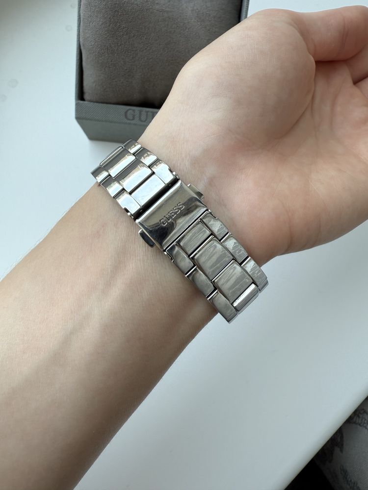Годинник Guess жіночий