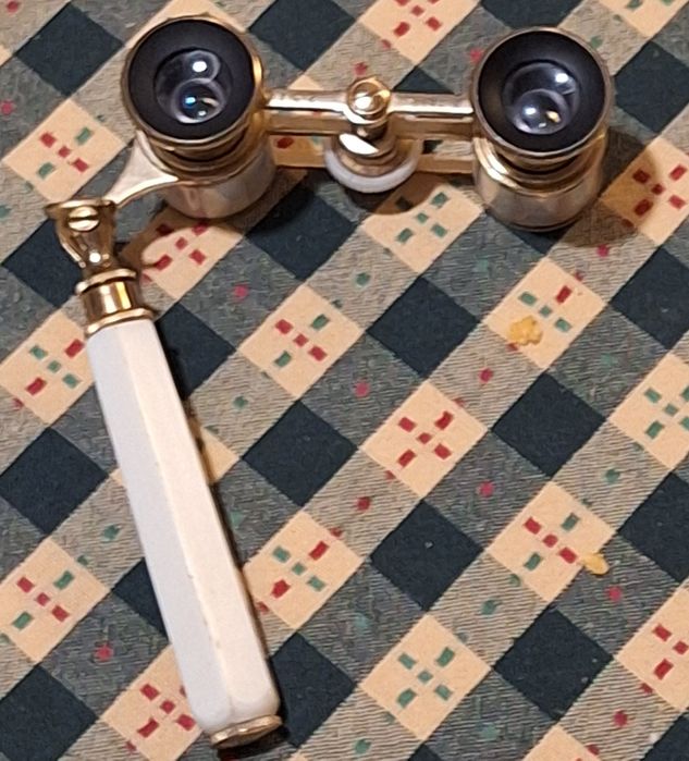 Binóculos antigos de teatro/opera