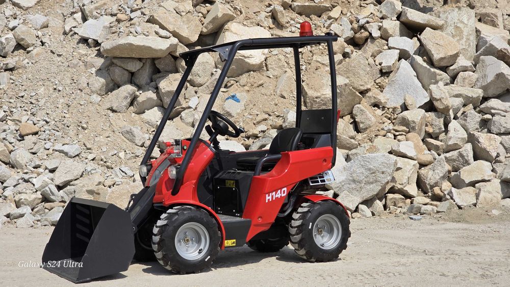 NOWA Mini ładowarka H140 kołowa 4x4 Miniładowarka Traktorek 27KM