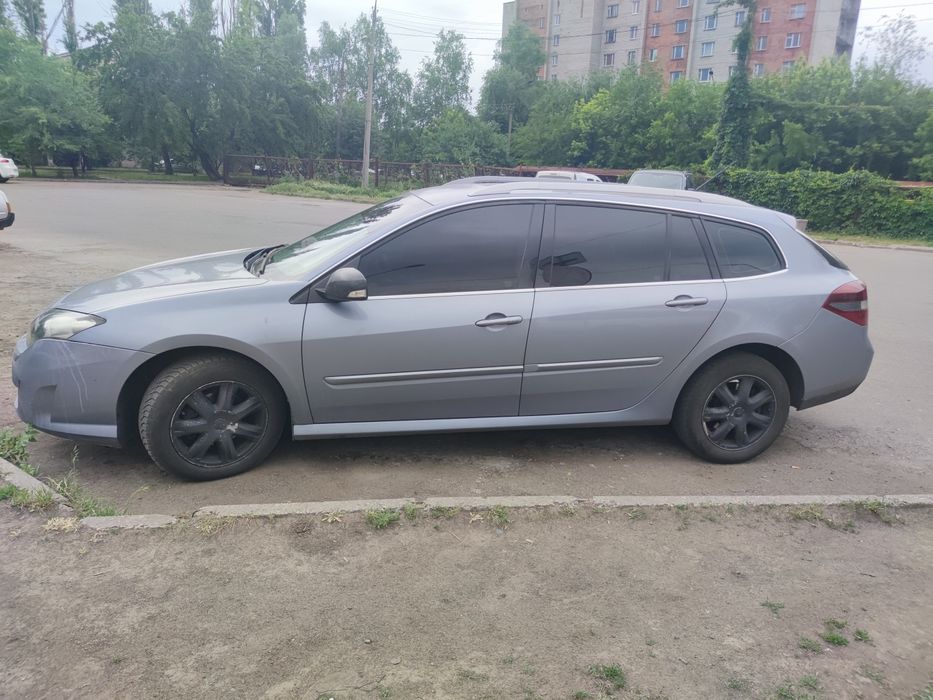 Продам renault laguna 2010 год