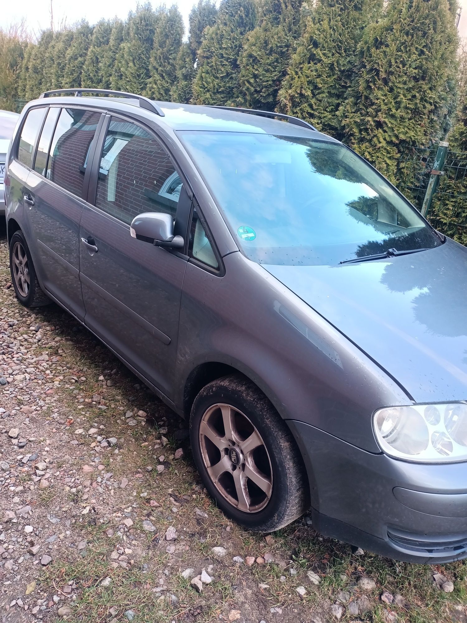 Volkswagen Touran 1.6 fsi 115KM