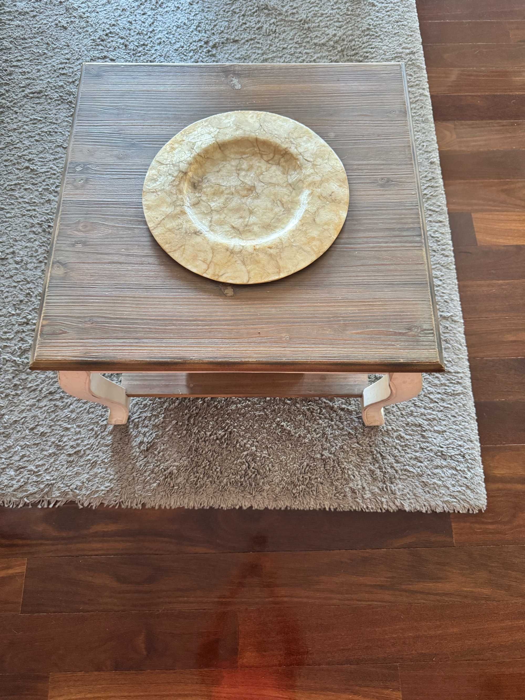 Mesa de apoio de sala