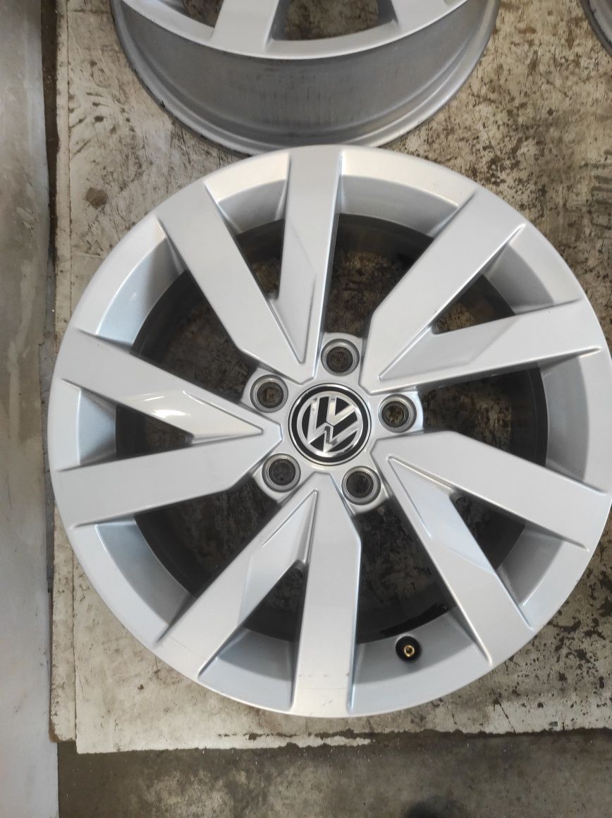 66 Felgi aluminiowe ORYGINAŁ VW Volkswagen R 16 5x112 Bardzo Ładne