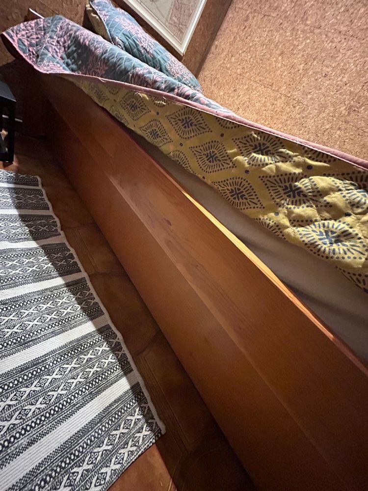Cama dupla de solteiro em pinho