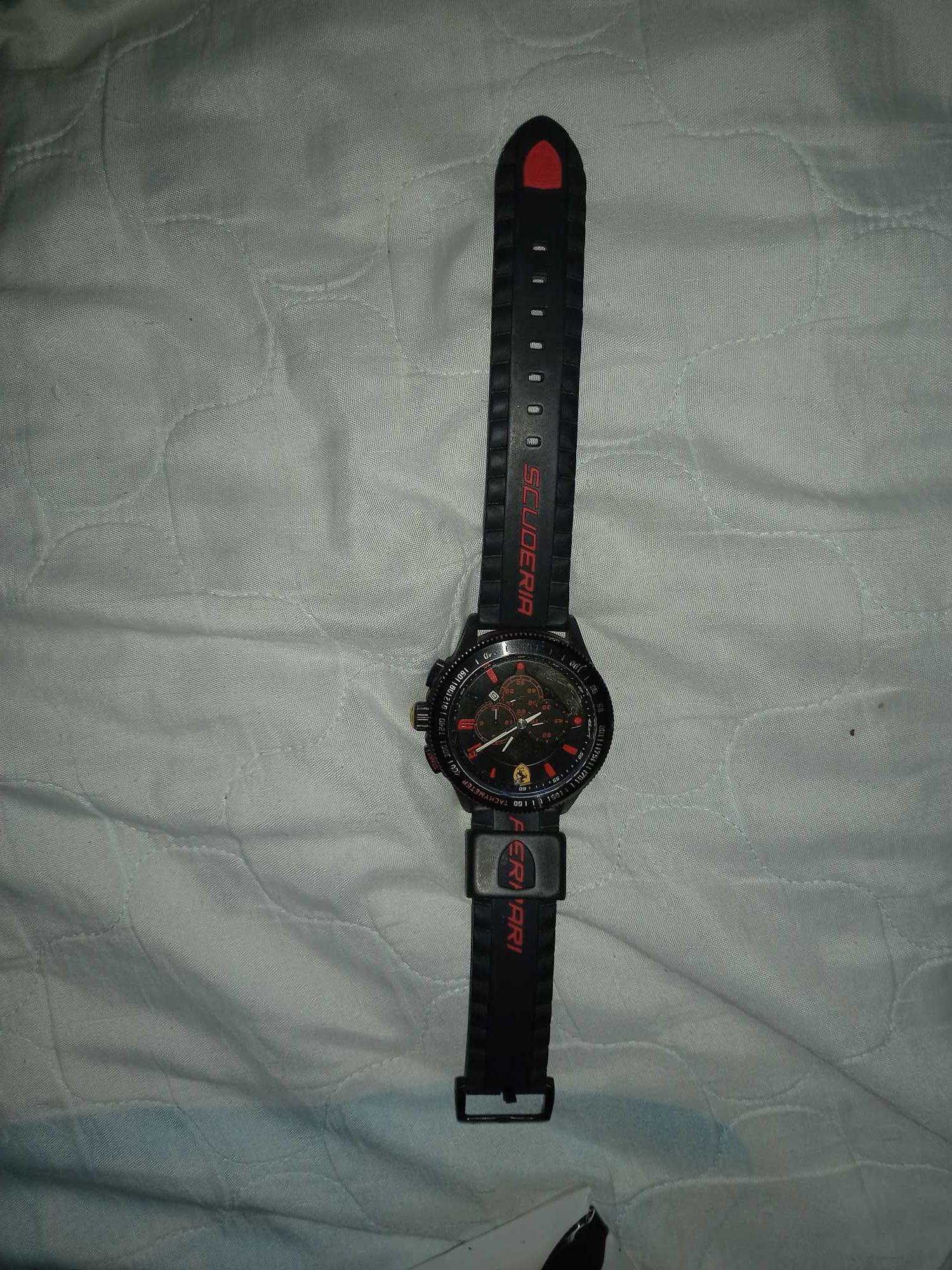 Часы scuderia ferrari