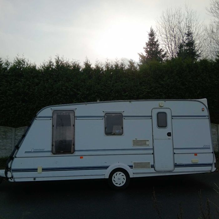 Compass Connoisseur 490/4 przyczepa kempingowa