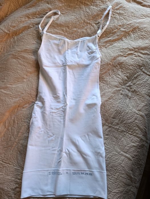 Стягуюча білизна сукня-комбінація