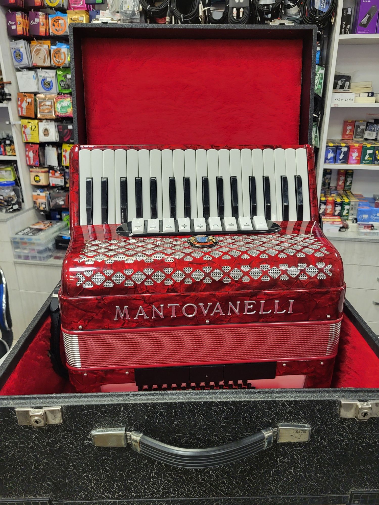 Akordeon MANTOVANELLI 72 4-chórowy  - stan fabryczny, RATY, F