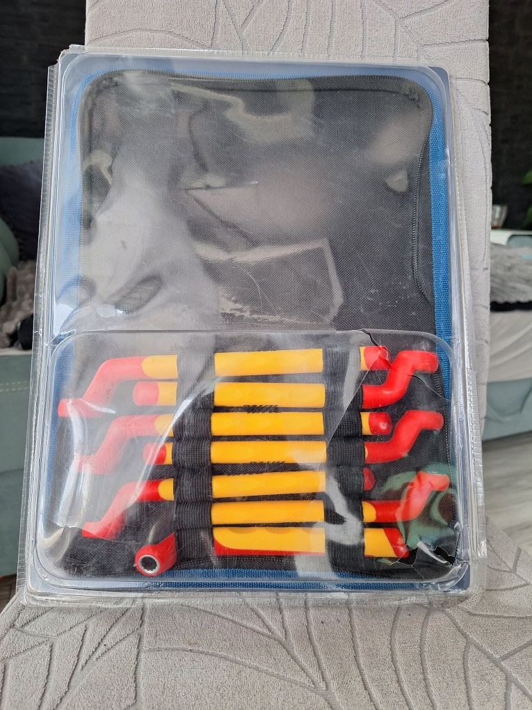 Klucze NITEO TOOLS oczkowe izolowane  1000