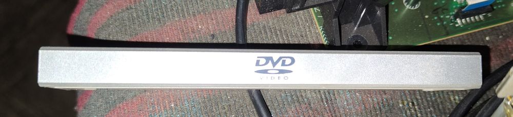 sprzedam części z tego kina domowego LG+ pilot