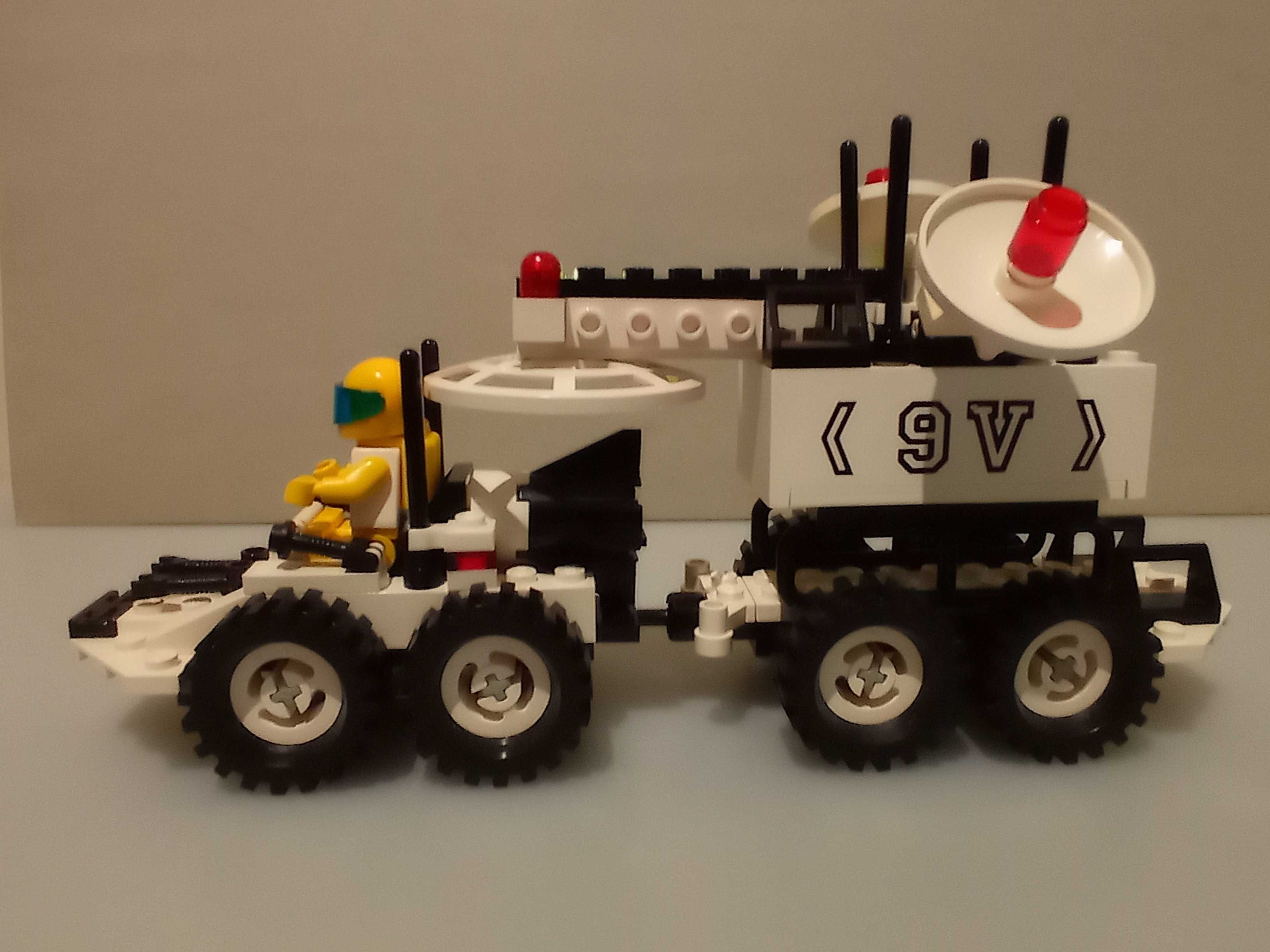 lego Lunar Transporter Patroller 6770