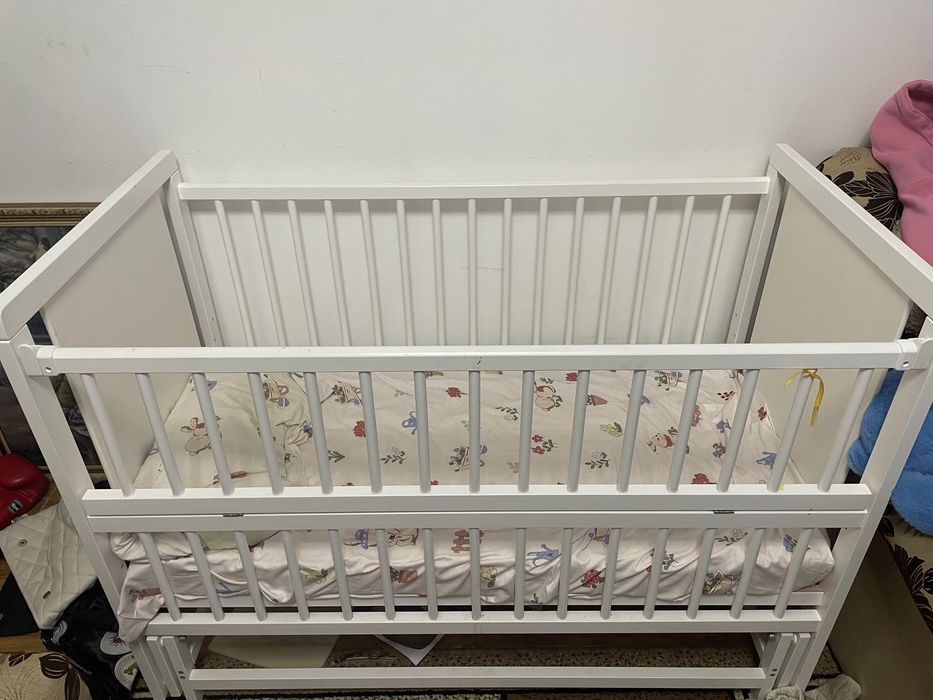 ліжечко з маятником(від народження)