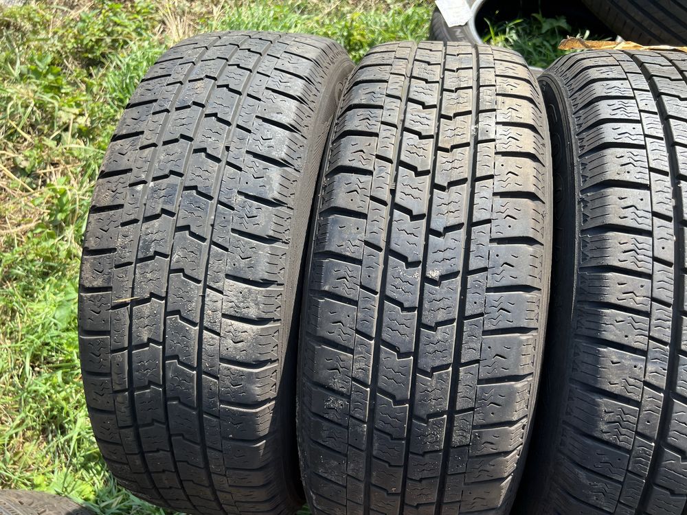 4xopona zimowa GOODYEAR w rozmiarze 215/60 R17C