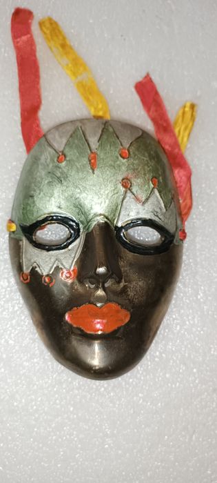 Antiga máscara italiana em cloisonné