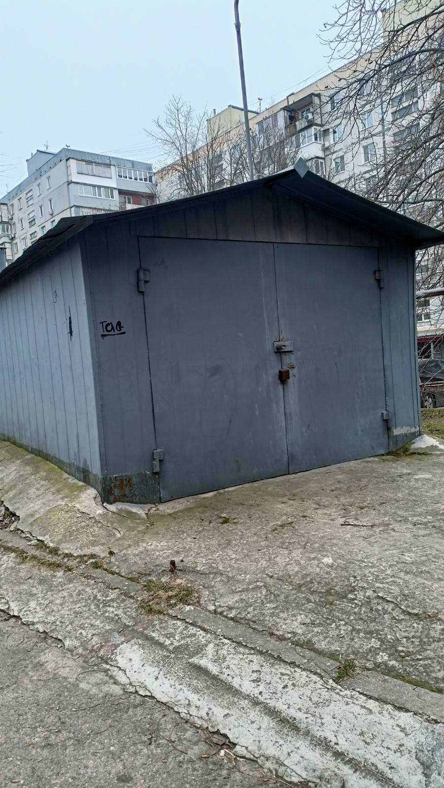 Продам капитальный гараж, Космический район, ул. Комарова