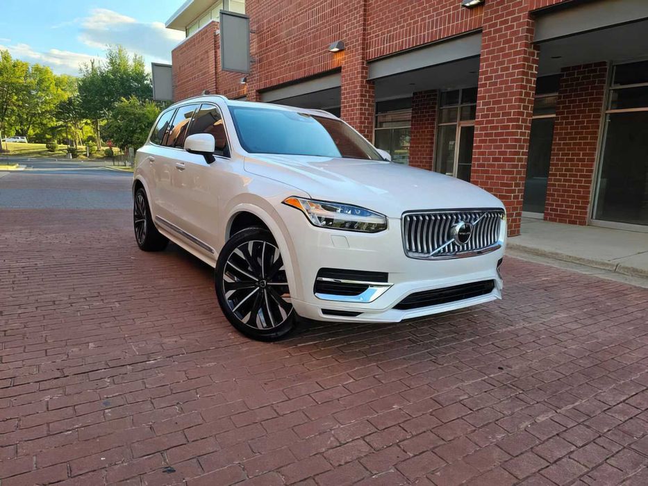 Volvo XC90      2021