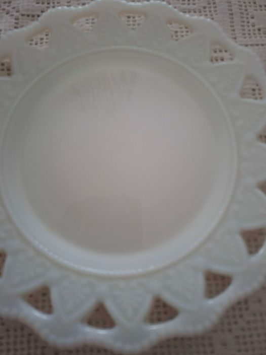 várias peças em vidro coalhado