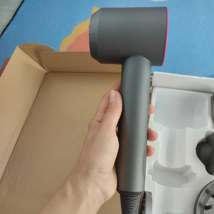 Suszarka do włosów w stylu Dyson