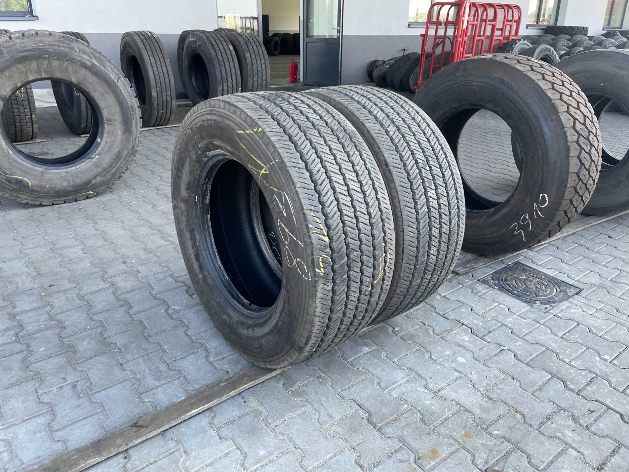 385/55R22.5 Opony CONTINENTAL HSW2 SCANDINAVIA Przód hsw para