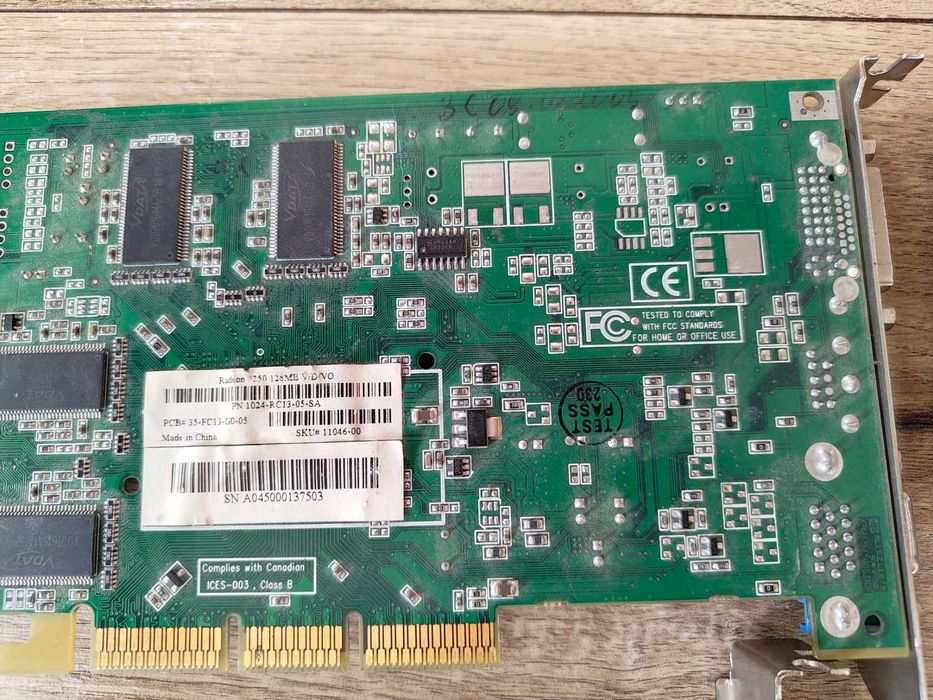 Stare podzespoły komputerowe PC Retro Karty graficzne