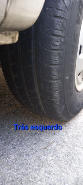 4 Pneus usados 215/70r15 em bom estado